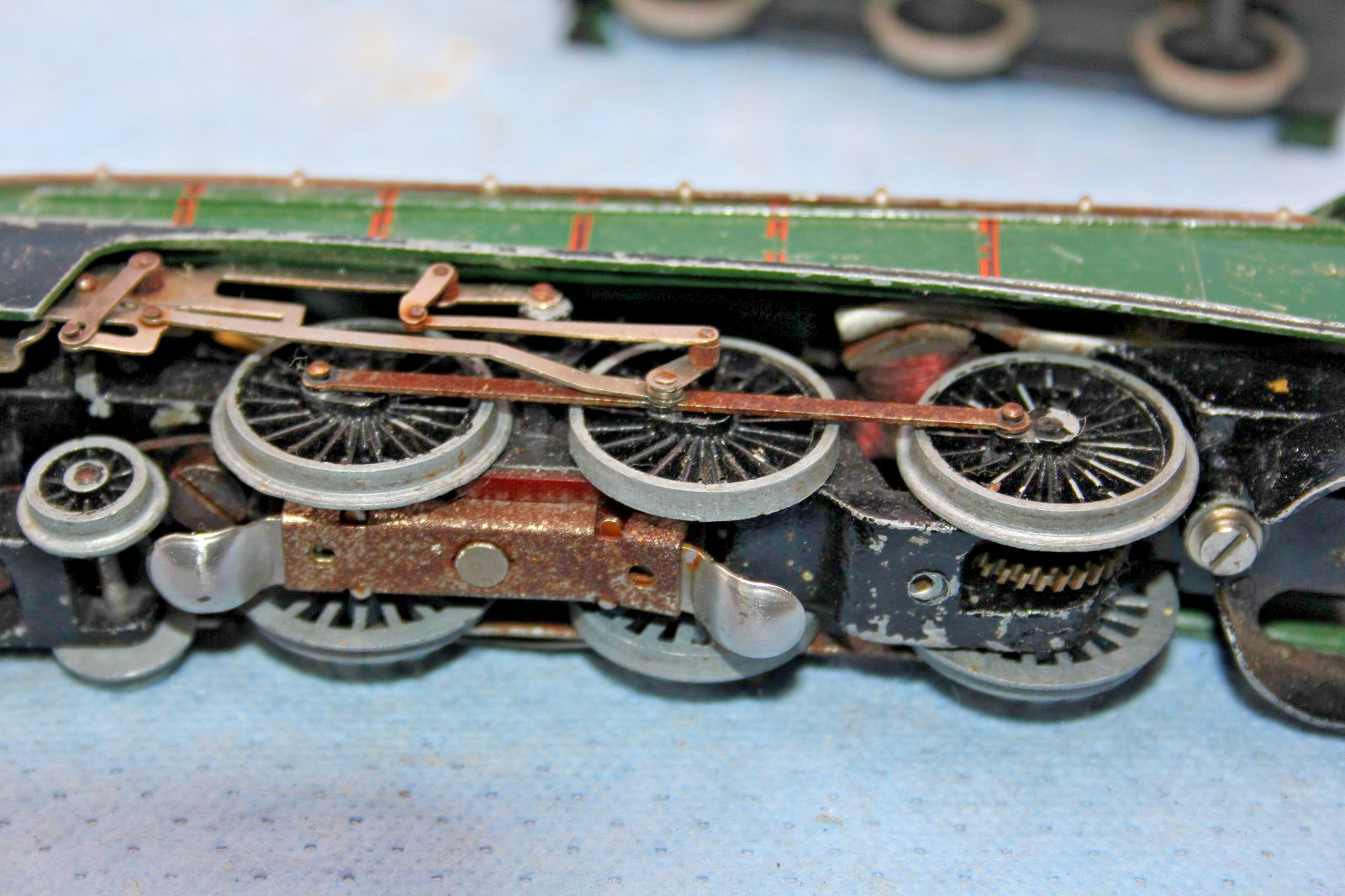 HORNBY 00 SILVER KING 4-6-2 LOCOMOTIVE AND TENDER