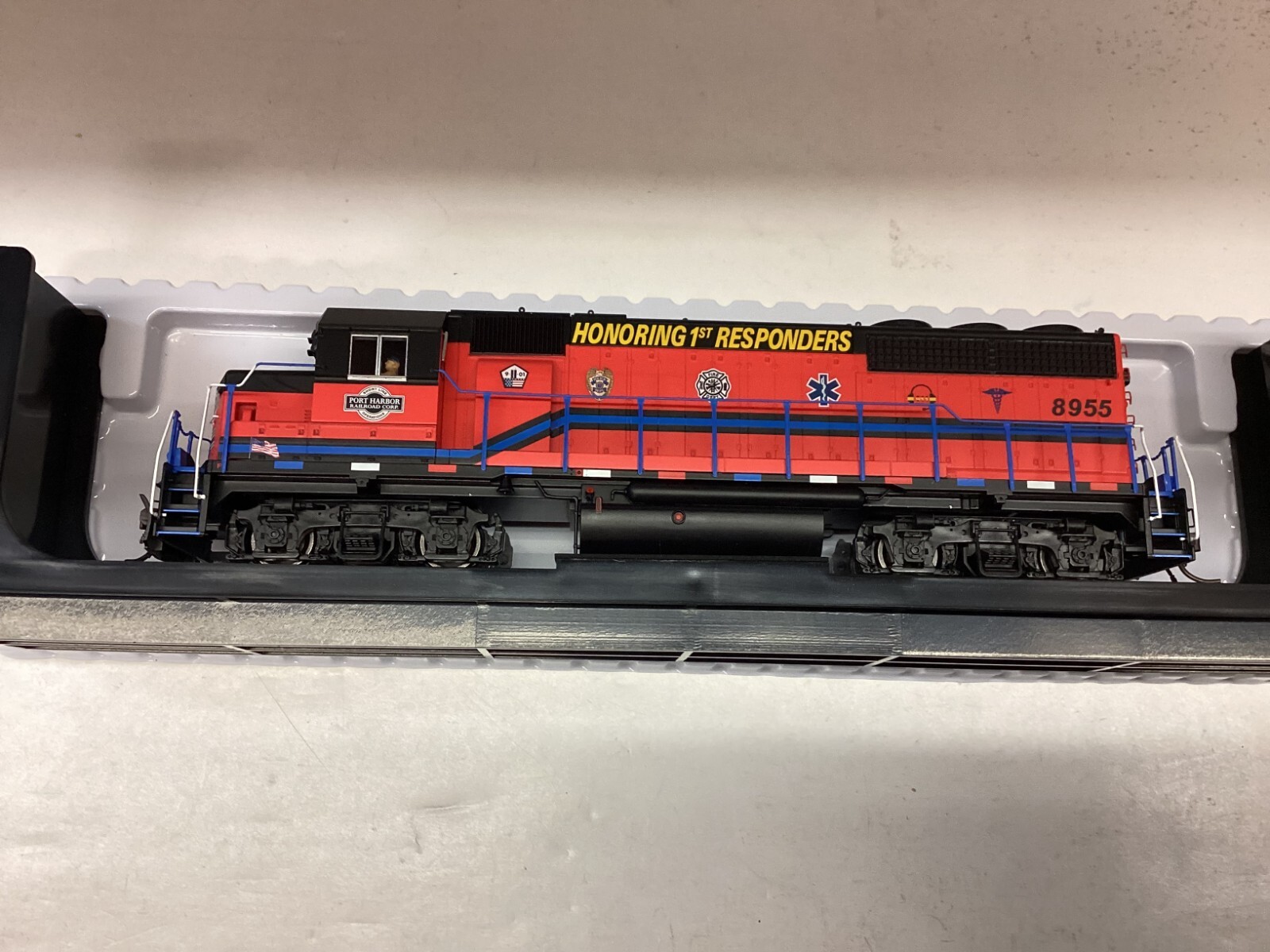 Atlas #10 004 012 HO scale “Port Harbor First Responders” GP40 Rd. #8955