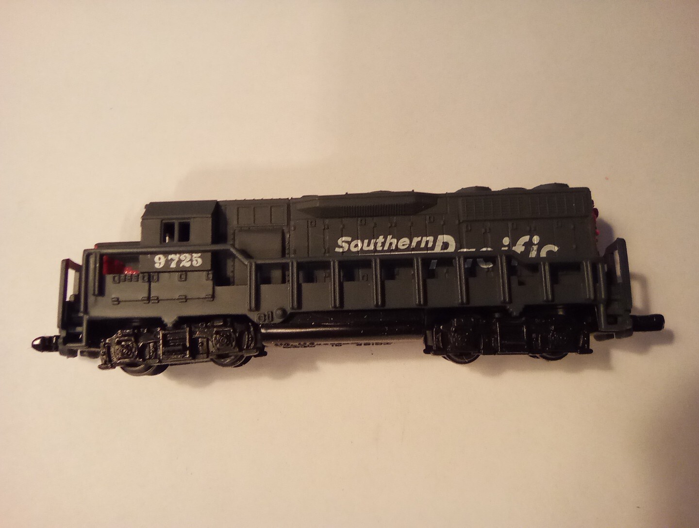 SOUTHERN PACIFIC LOGO LOCOMOTIVE GREAT FOR ANY COLLECTION!