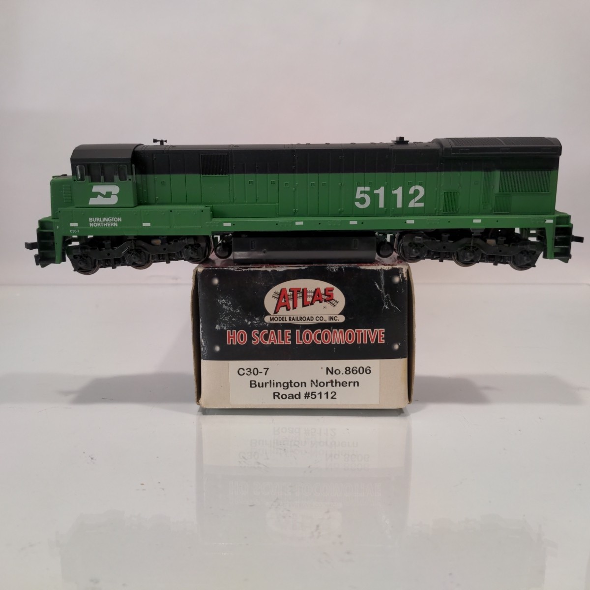 HO Atlas 8606 GE C30-7 Burlington Northern BN 5012