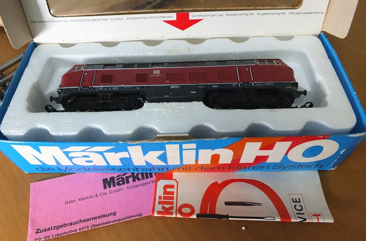 Marklin Hamo 8375 HO gauge DB BR 216 diesel locomotive in DB Red Livery
