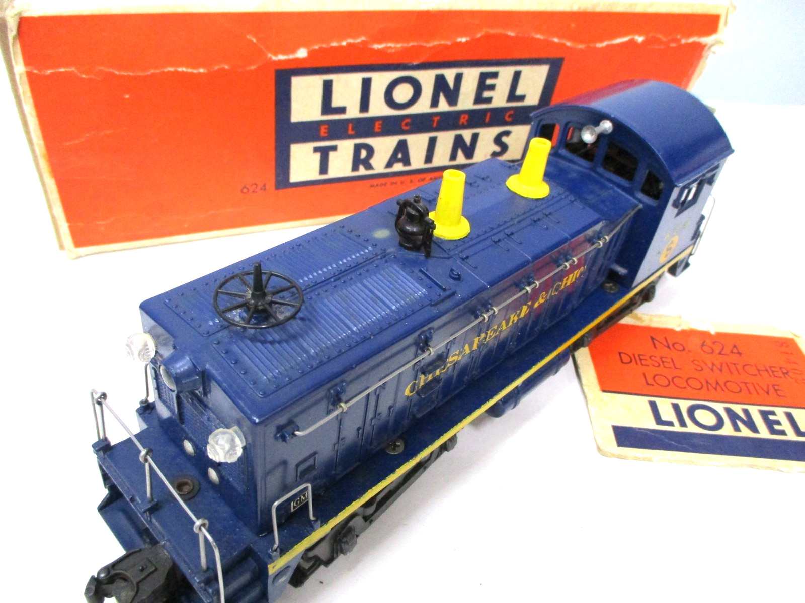 Lionel 624 C and O GM Diesel Loco Postwar O gauge X8296