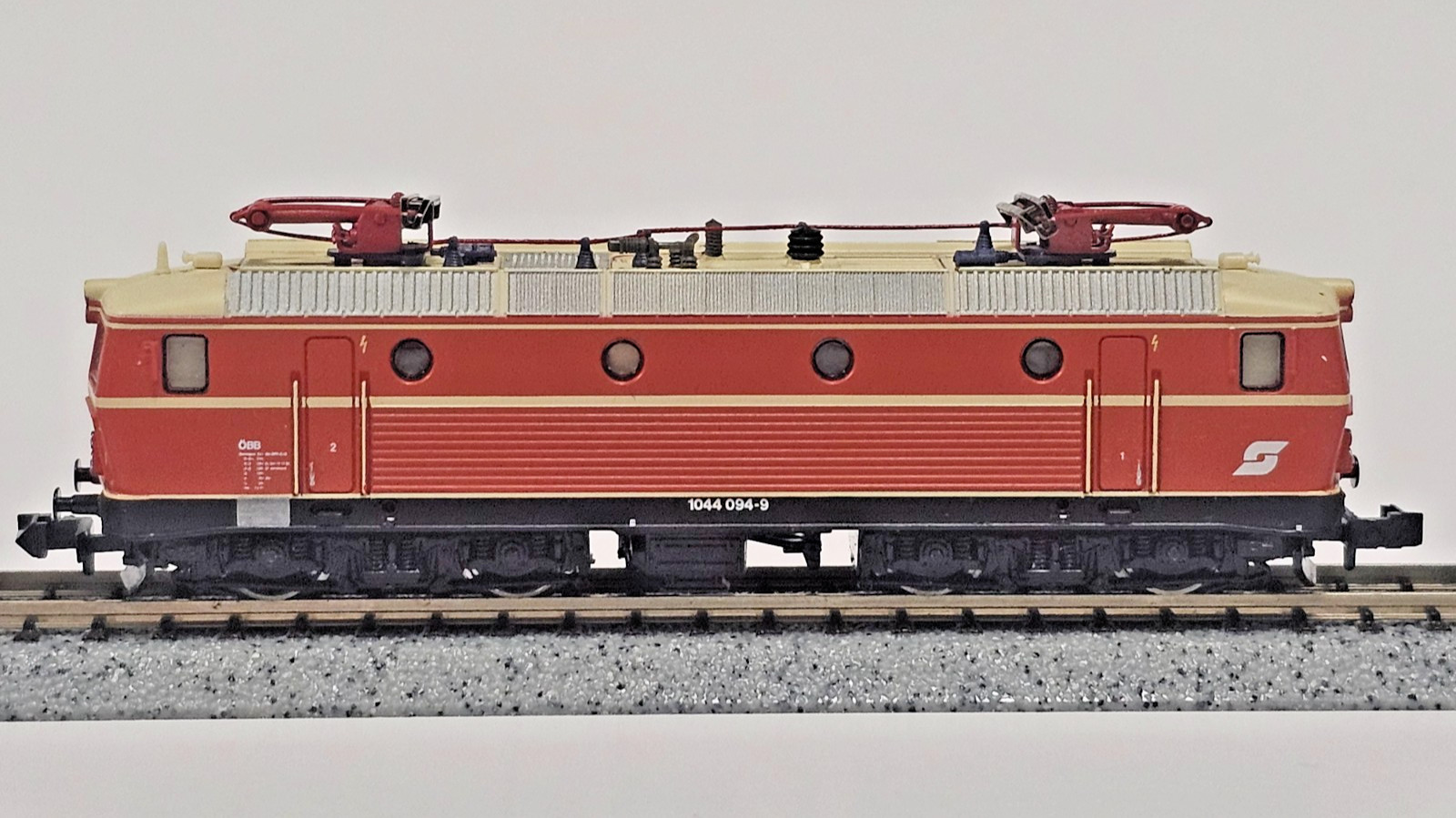 N SCALE ROCO 43658 OBB ÖBB CLASS BR 1044 077-4 E-LOK ELECTRIC LOCOMOTIVE AUSTRIA
