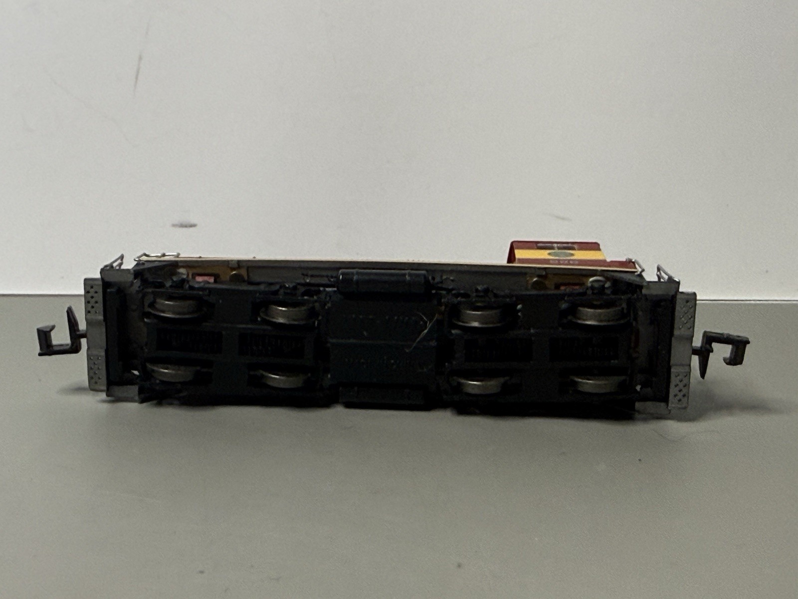 N Scale NSW9 Switcher Florida East Coast FEC #226 Diesel Locomotive w/ Case