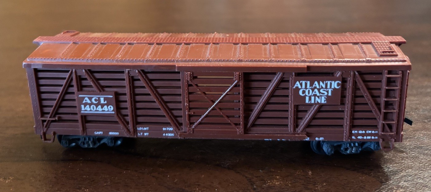 Varney HO Scale Locomotive Missouri Pacific, Box Car, Gondola, Caboose Train Set