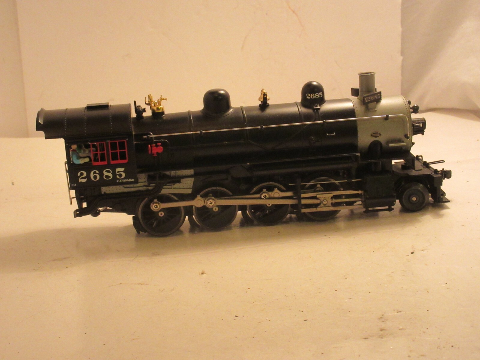 Lionel Southern Pacific 2685 O Gauge Consolidation Steam Locomotive and Tender