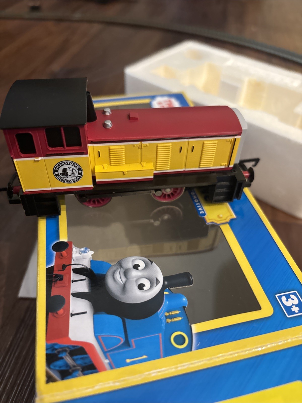 Hornby Thomas & Friends OO / HO Gauge Locomotive Dart R9683 MINT Condition