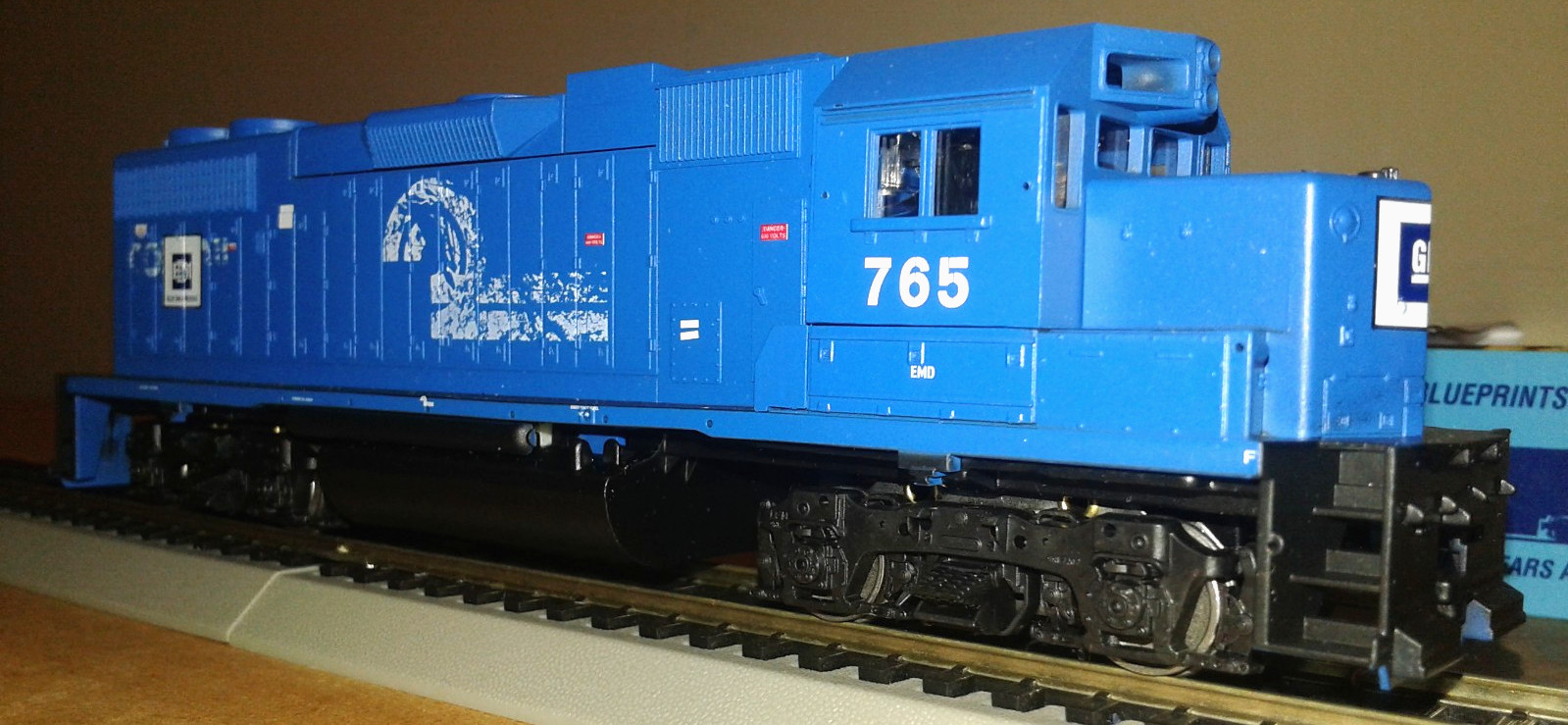 HO SCALE ATHEARN EMD GP38-2 EMD LEASE EX. CONRAIL EMDX #765 4648
