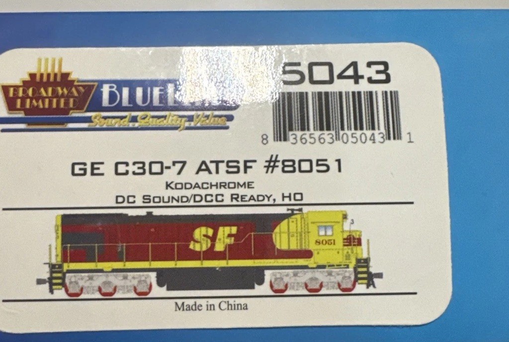Broadway Limited BlueLine HO Scale GE C30-7 ATSF (DCC/Sound) Kodachrome #8051