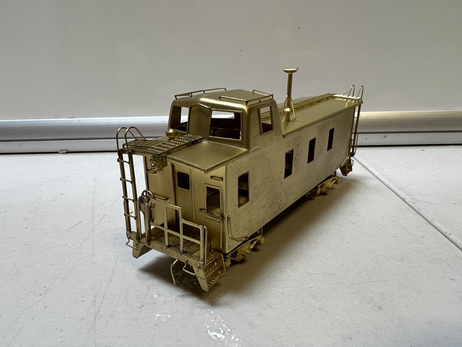 HO Scale Oriental Limited Brass CB&Q International NE-12 UP Caboose *ROB