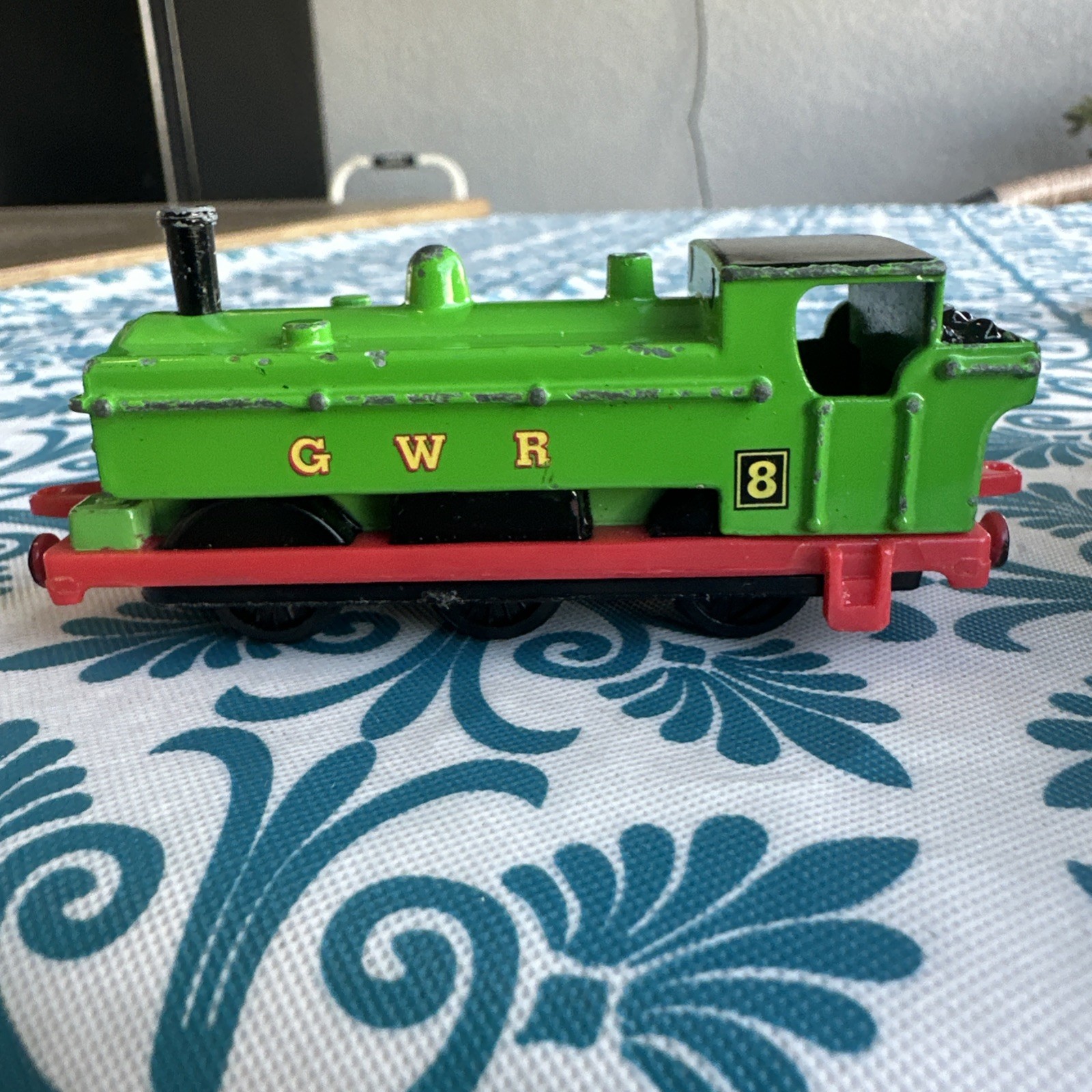 ERTL Thomas and Friends, Duck, 1990 Diecast Green Black Red Locomotive Number 8