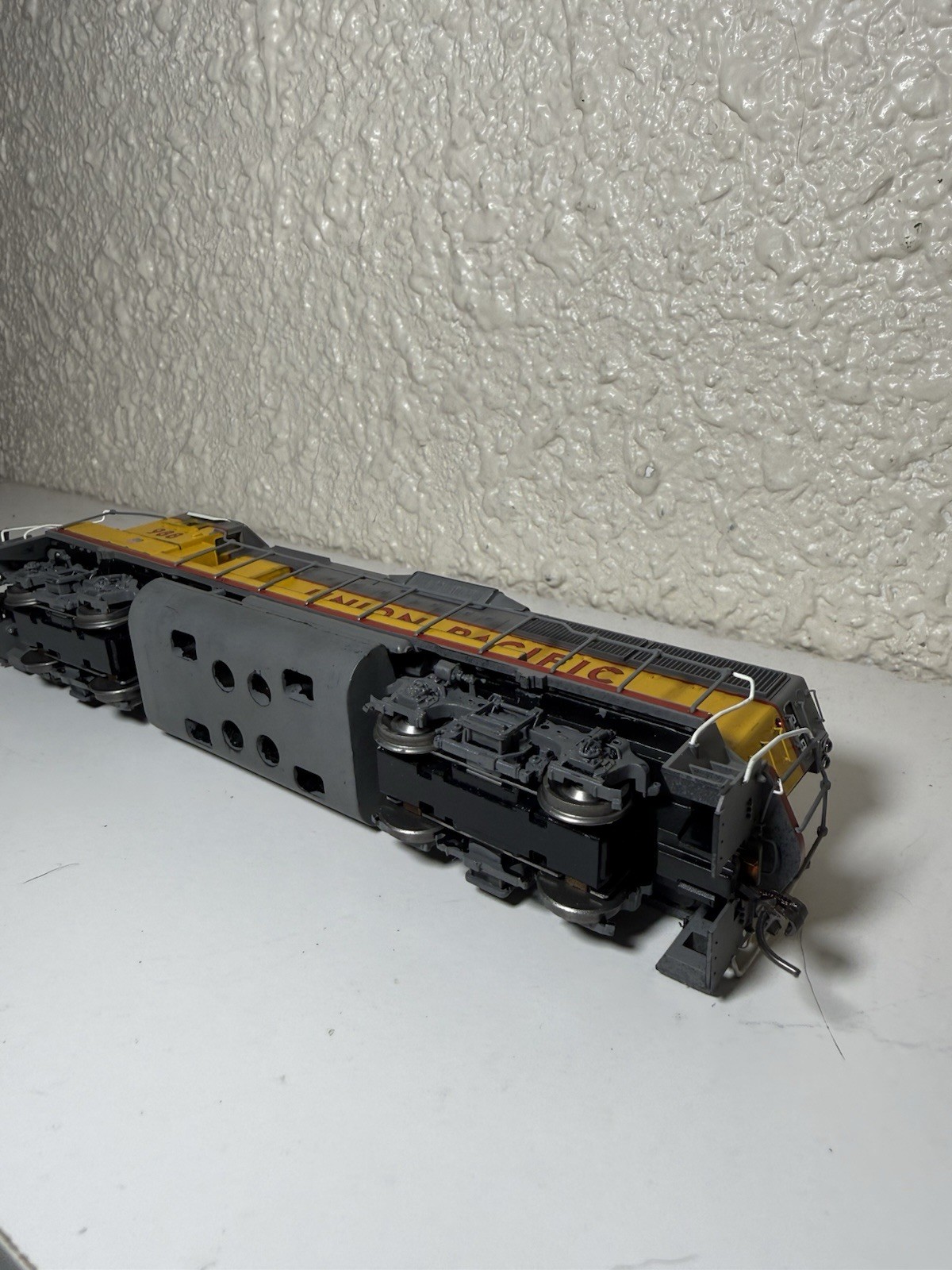 Athearn VTG HO SCALE UNION PACIFIC GP50 DIESEL LOCOMOTIVE #988 NEW OB Tested