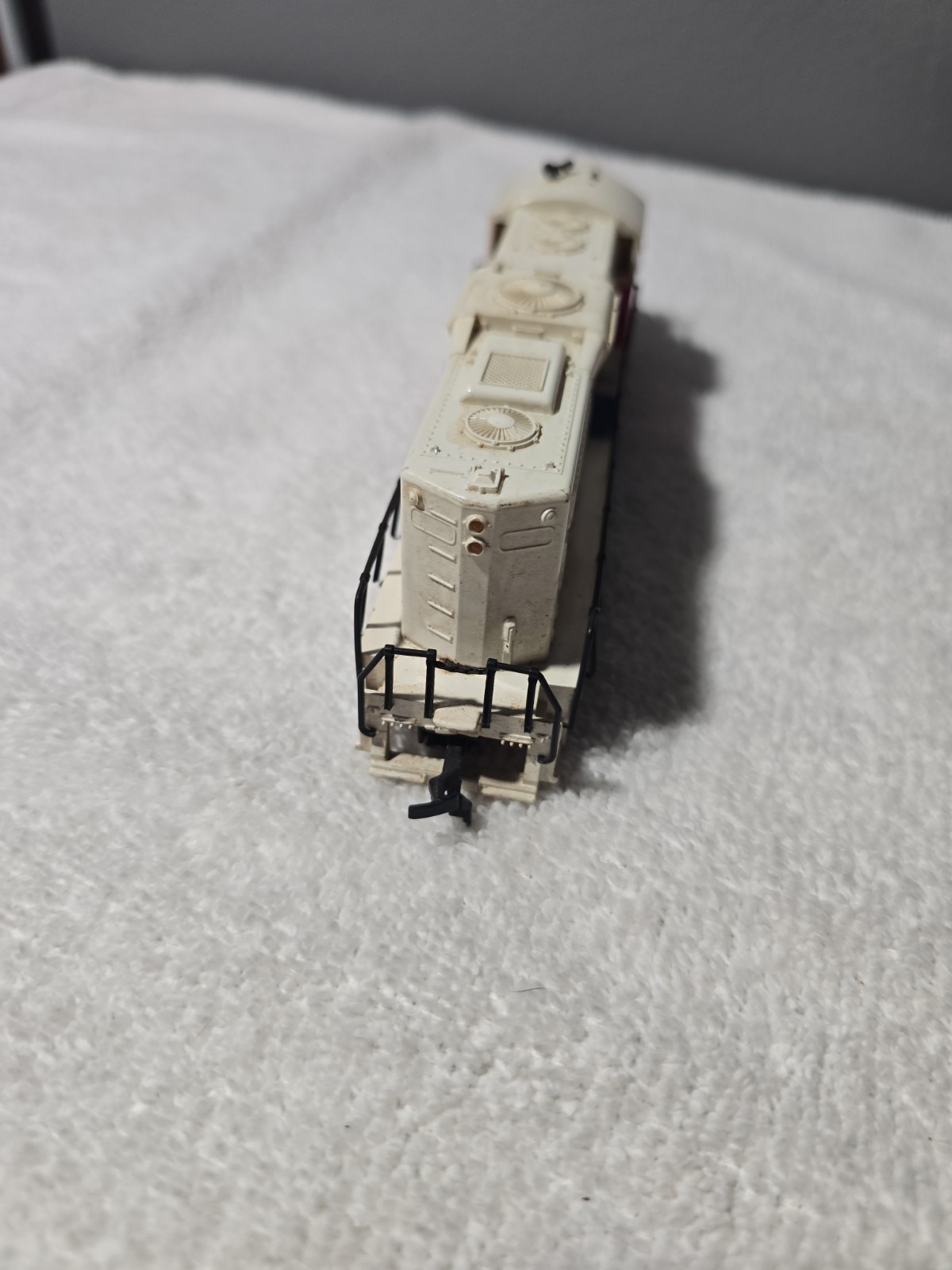 COX HO Scale The Championship Train GP-9 Diesel Locomotive Engine
