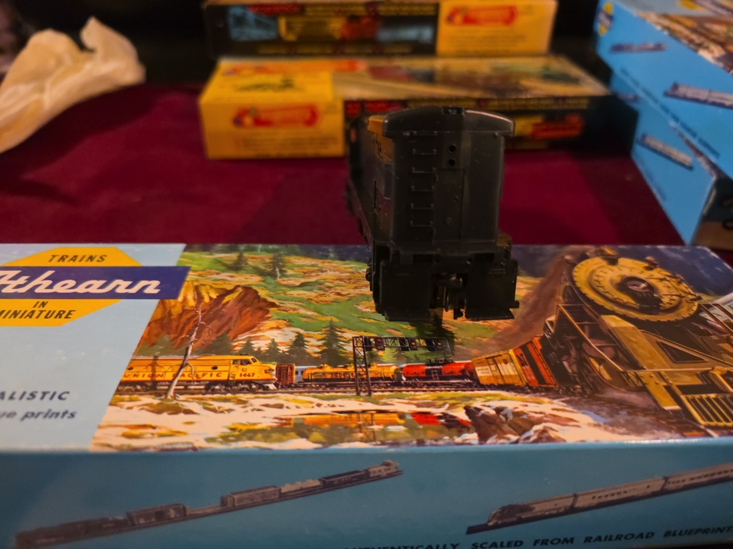 Athearn GE -B Diesel Road Locomotive New Undecorated