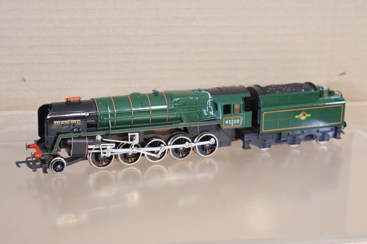 TRIANG HORNBY R861 BR GREEN 2-10-0 CLASS 9F LOCOMOTIVE 92220 EVENING STAR 1om