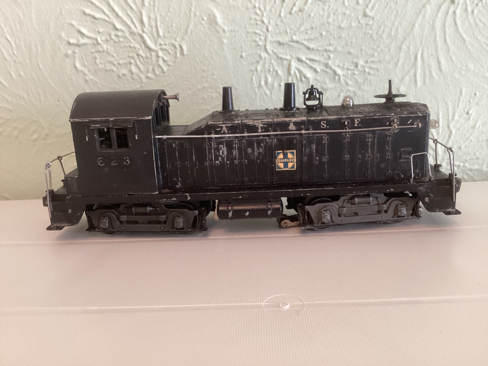 Vintage Lionel 623 AT & S.F. Locomotive NW-2 Diesel Switcher
