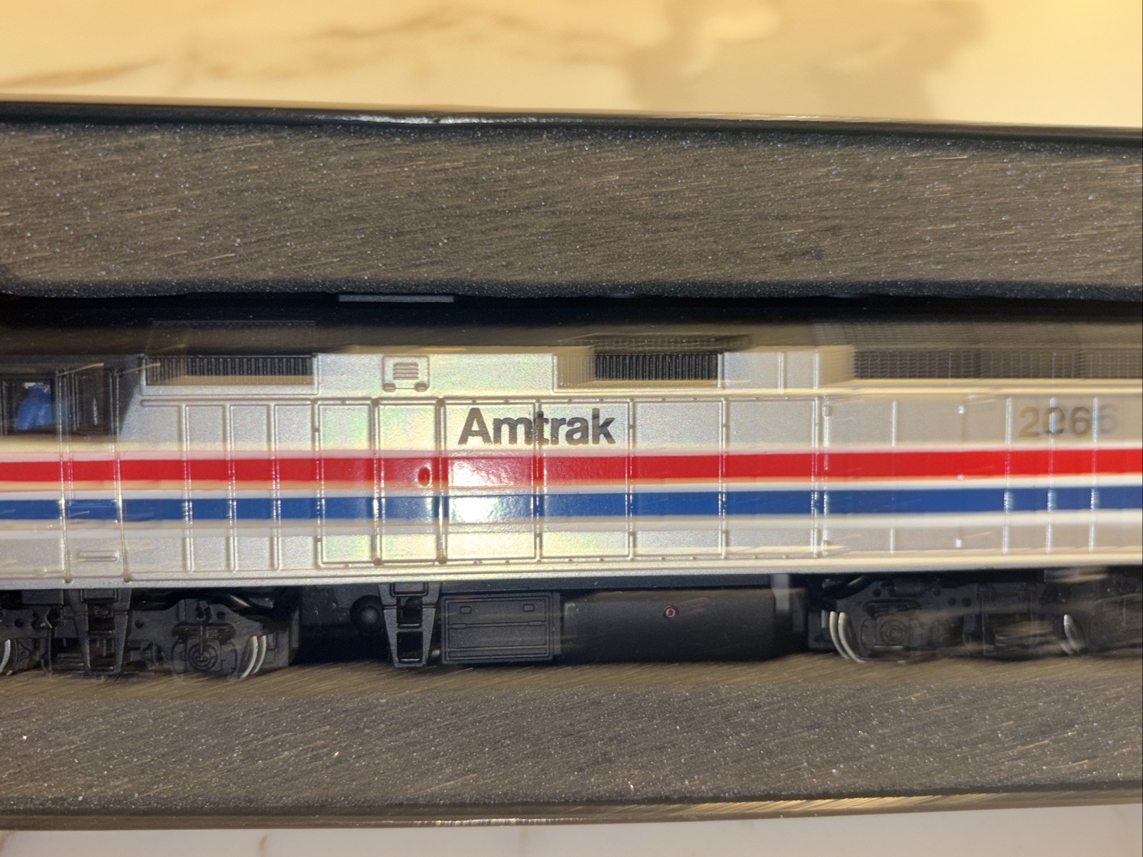 LI005 BACHMAN SPECTRUM 87017 train Ho Locomotive diesel EMD F40 PH Amtrak 227