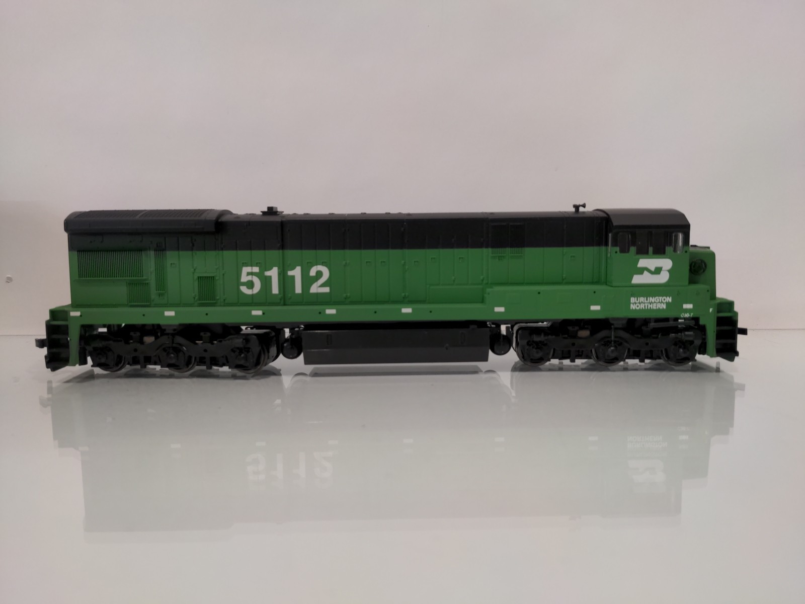 HO Atlas 8606 GE C30-7 Burlington Northern BN 5012