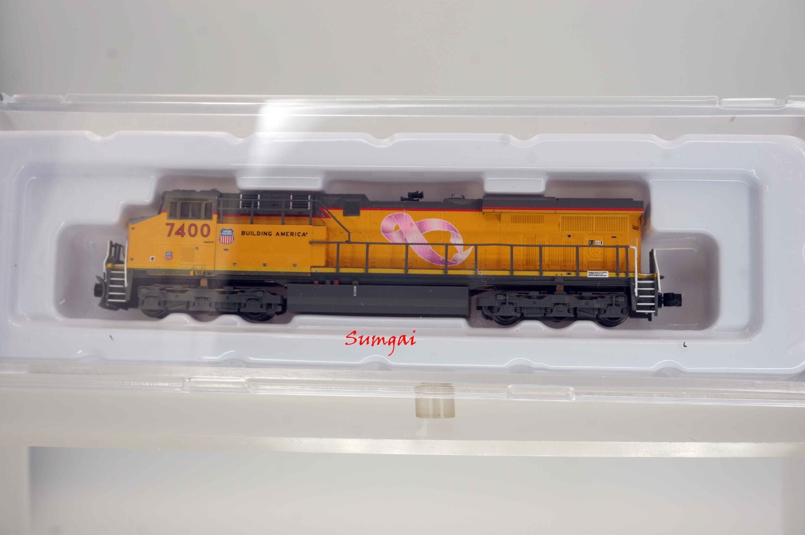 AZL-62414-1 UP Pink Ribbon ES44AC Diesel 7400 American Z Line Z Scale Z Gauge