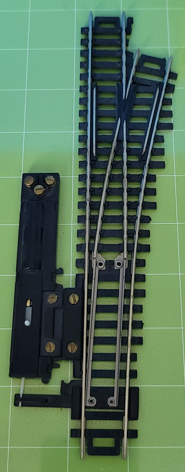 FB1: HO Scale ATHEARN Powered Baldwin S-12 Erie Lackawanna EL #617 3703 w/ Track