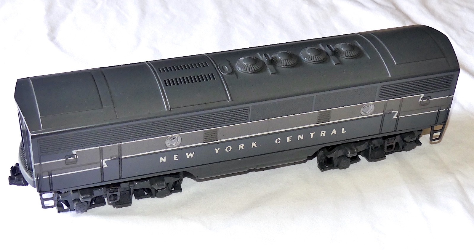 Postwar Lionel New York Central 2344C F3 B Unit, has replacement porthole lenses