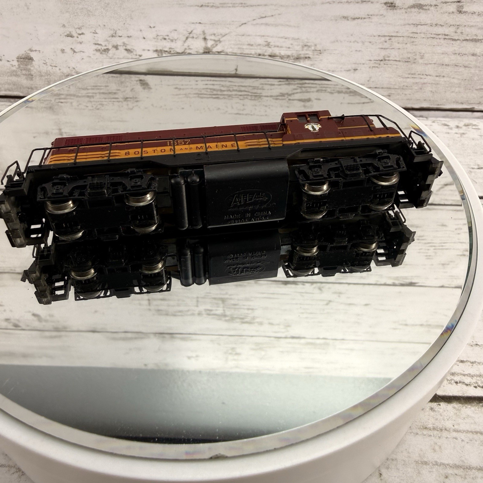 Atlas 48005 N Scale GP7 Phase 1 Boston Maine #1557 B&M Diesel Locomotive READ