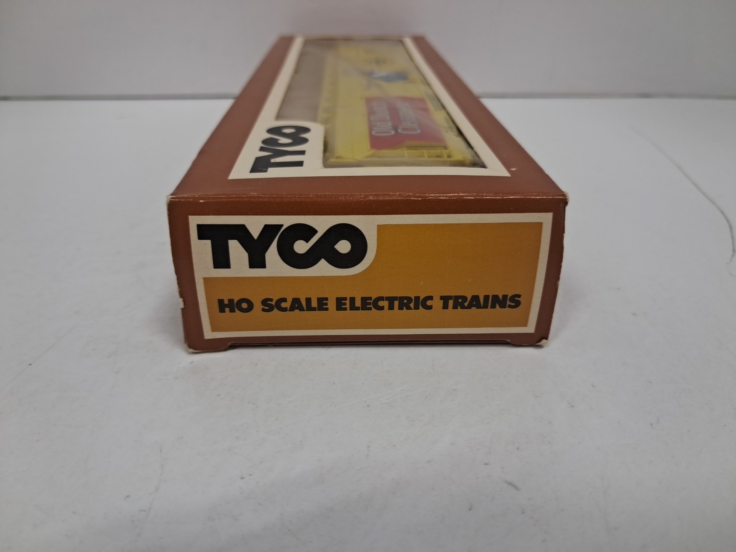 TYCO T358F, 50′ CENTER FLOW HOPPER CAR, DECORATED “OLD DUTCH CLEANSER”, HO SCALE