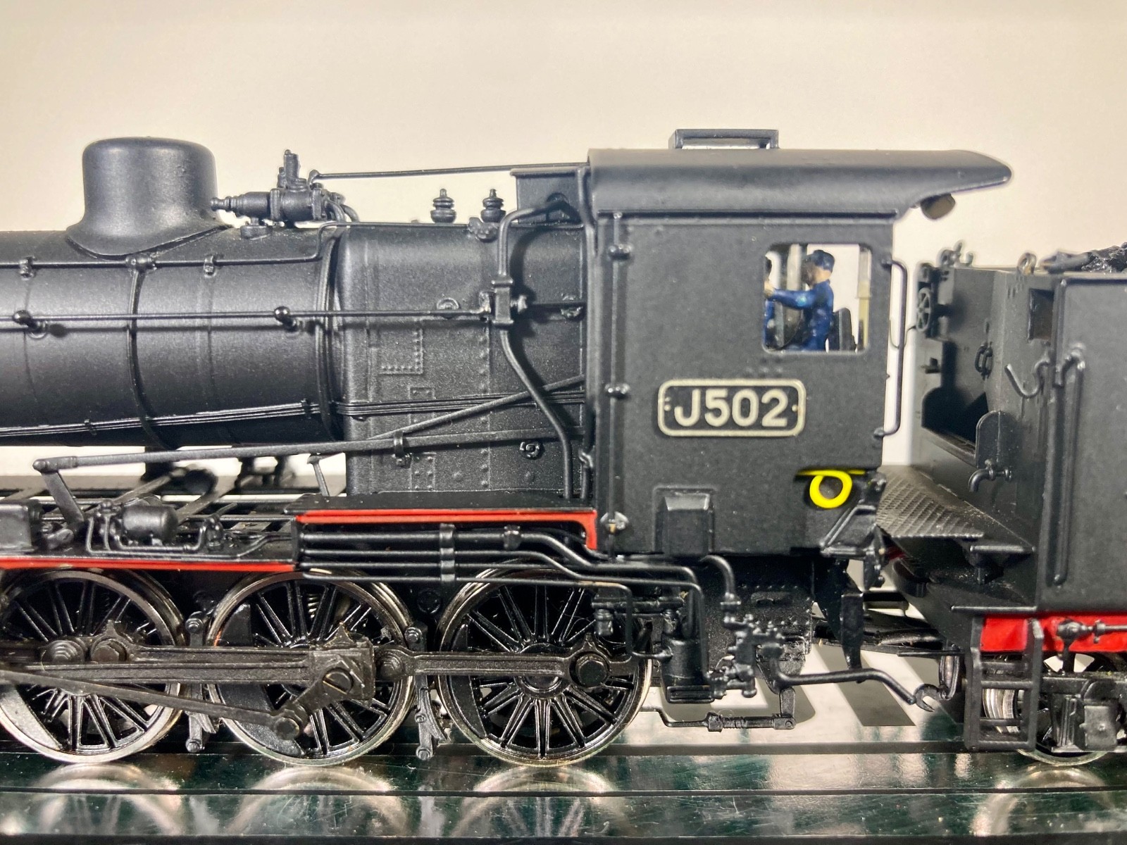 Trainbuilder – Victorian Railways – J Class # J502 Black & Red Steam Locomotive