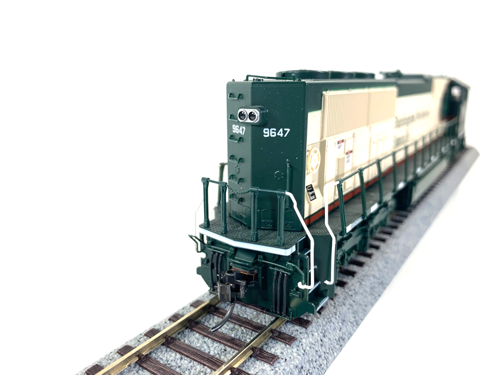 Kato HO 37-6383 BNSF Merger Scheme SD70MAC Diesel # 9647 -DCC/ No Sound