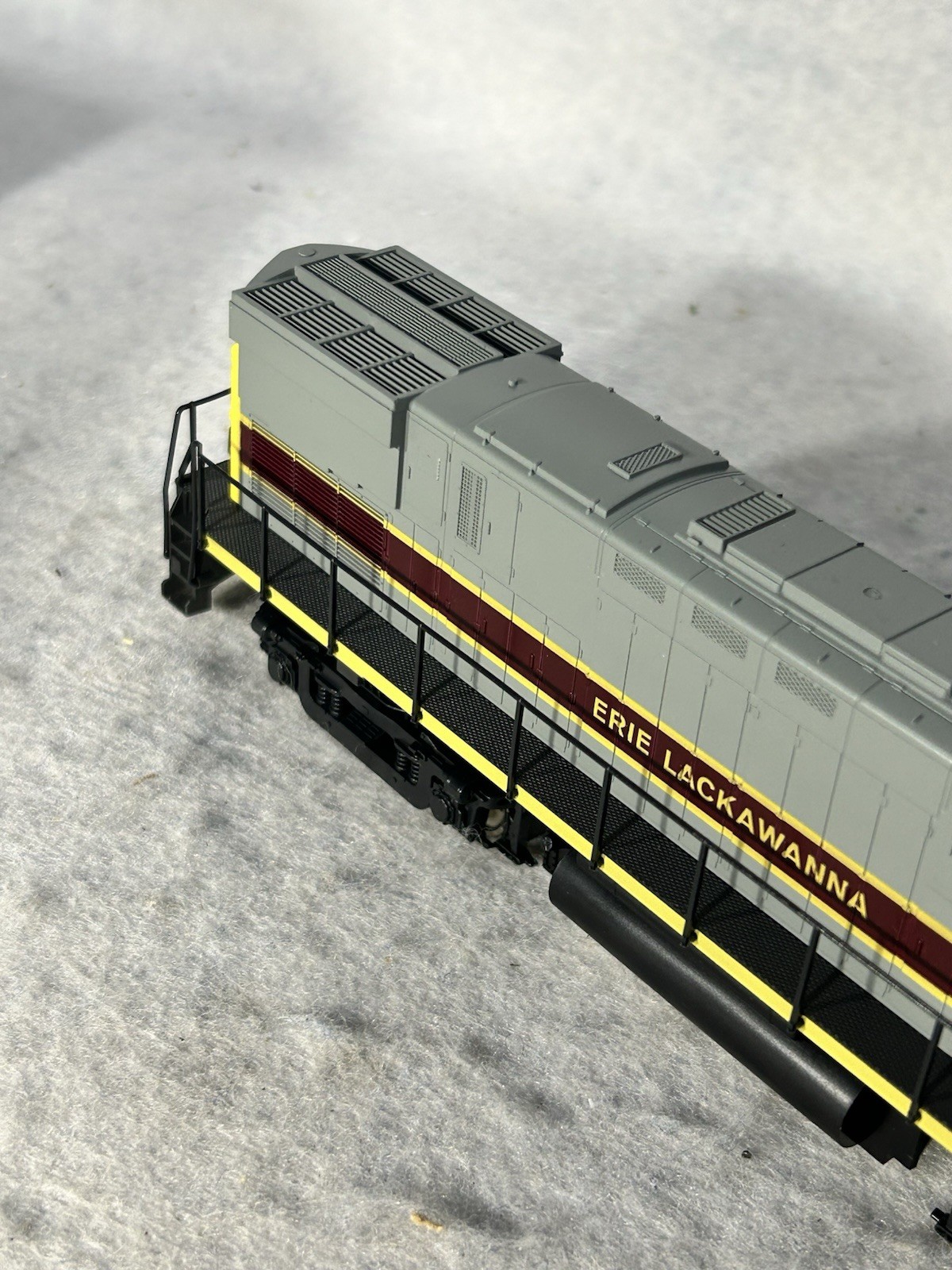 Sharp Atlas/KATO Erie Lackawanna RR C-425 Loco HO