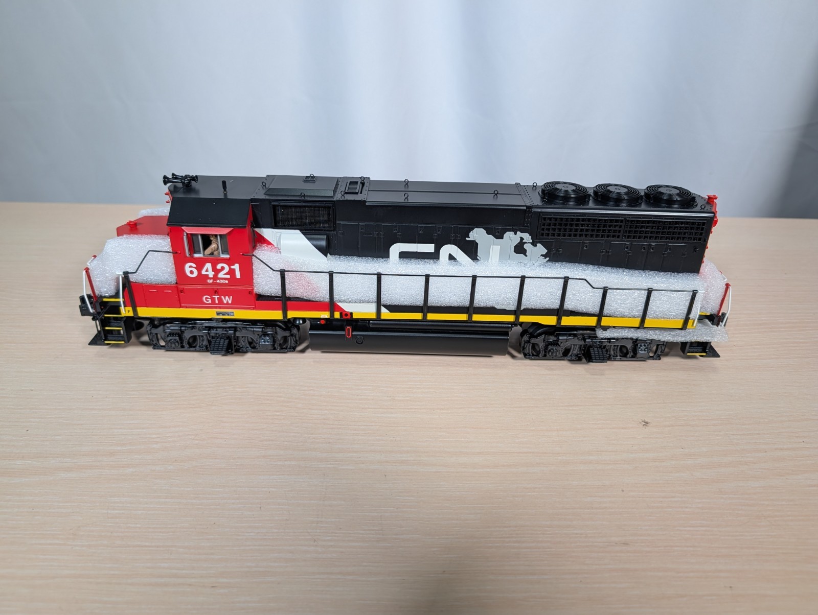 MTH 20-2754-3 CANADIAN NATIONAL PREMIER GP-40 Diesel Engine NON-POWERED NIB