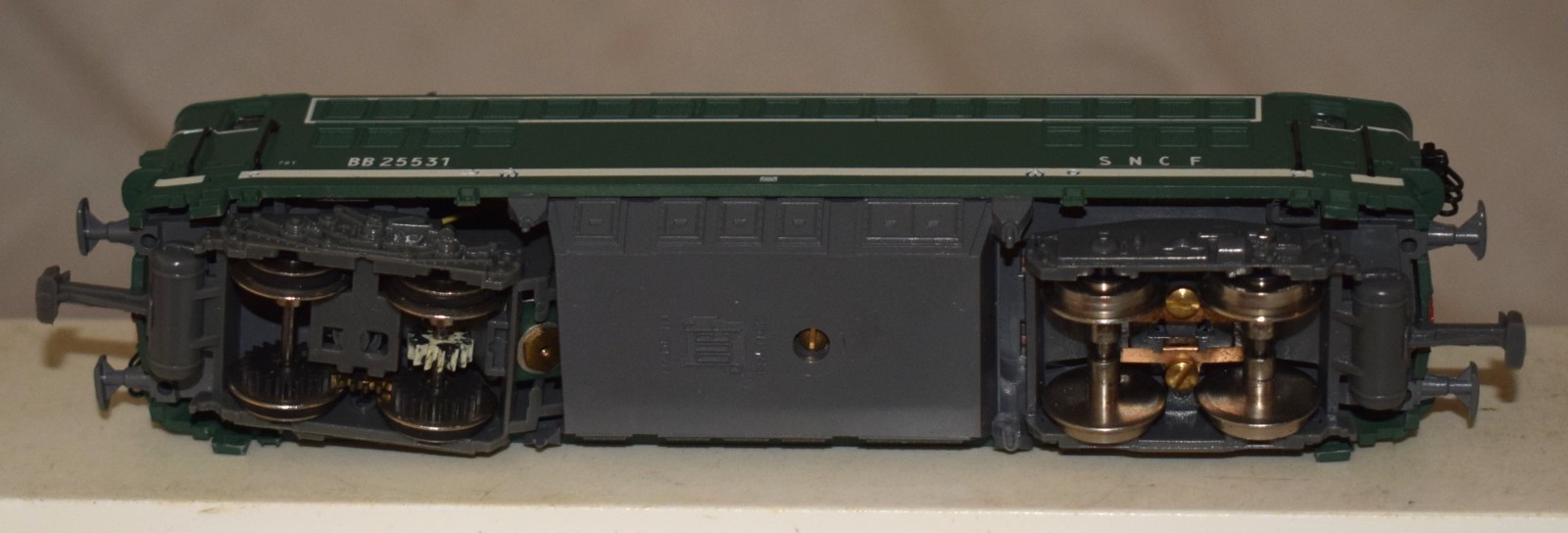 Jouef No. 8362 BB 25531 Electric Locomotive SNCF Green – HO Gauge in Box