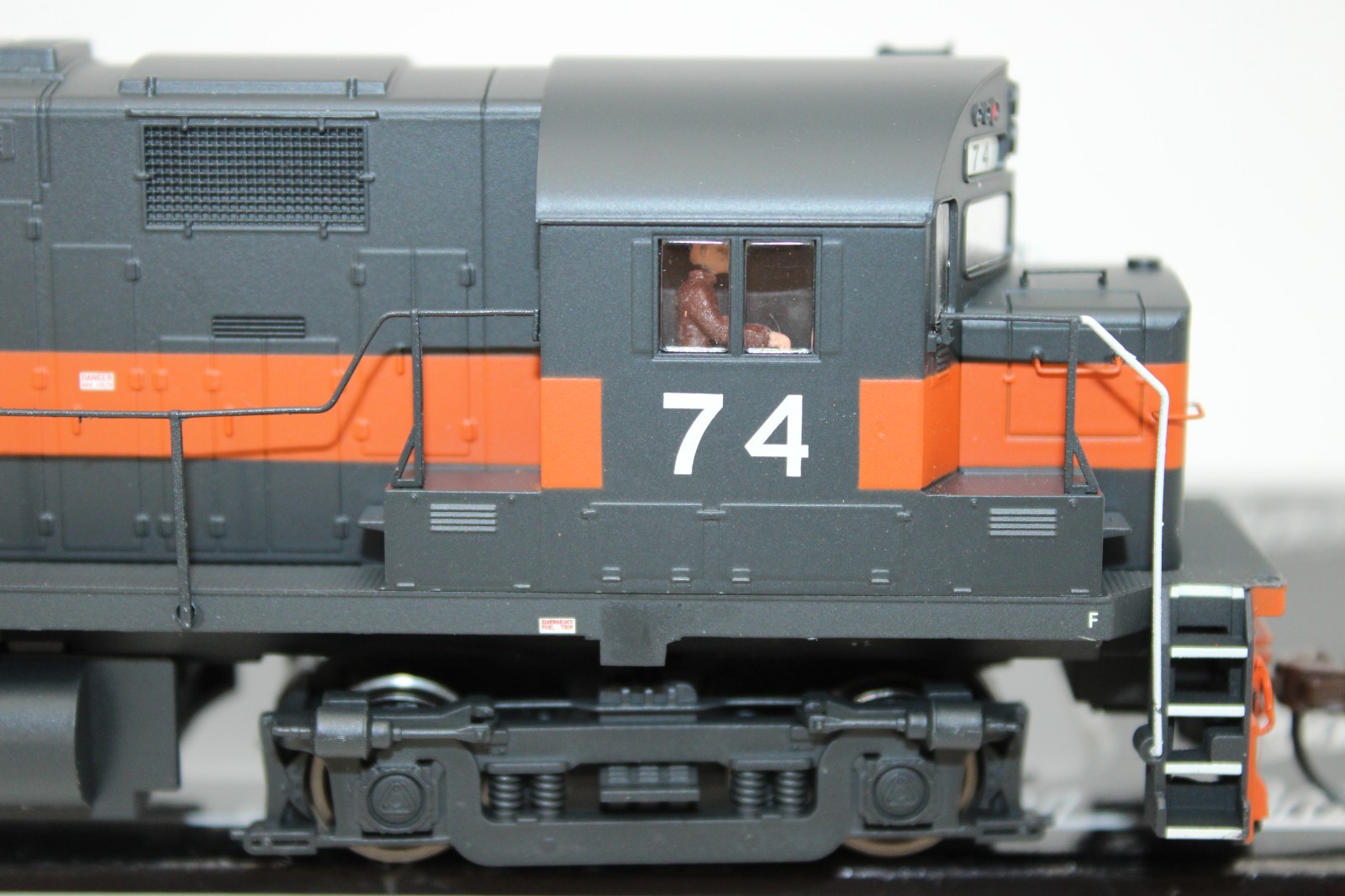Atlas Classic HO Springfield Terminal Guilford C424 Locomotive #74 DCC Ready LED