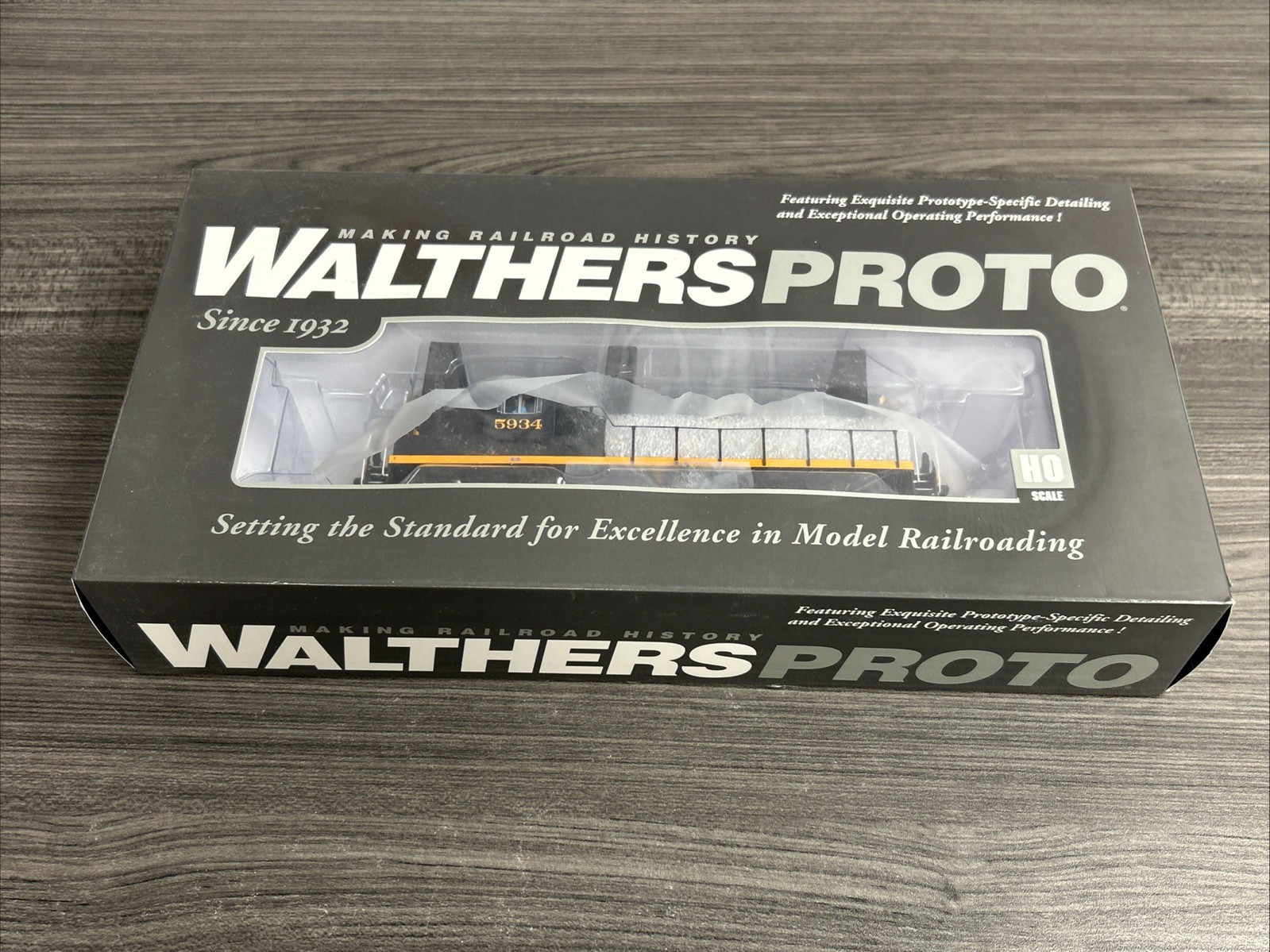 Walthers Proto HO #920-49703 EMD GP9 Ph. II Locomotive D&RGW #5934 NIP!