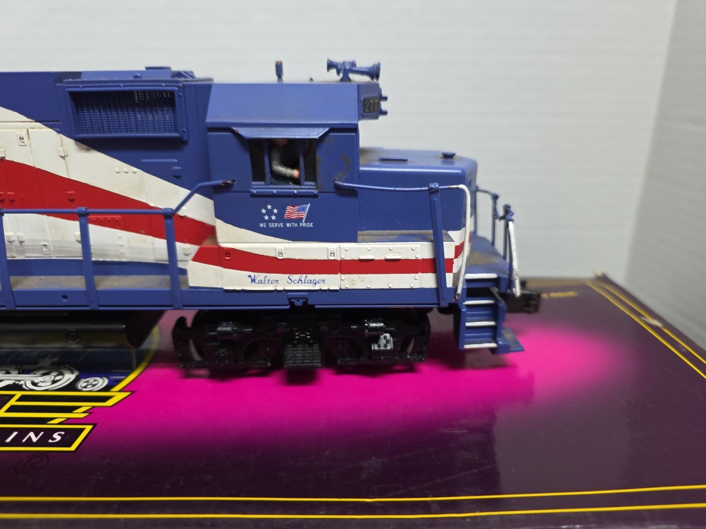 MTH Premier 20-2226-1 Long Island RR #269 GP38-2 Diesel Engine Not Tested (A5)