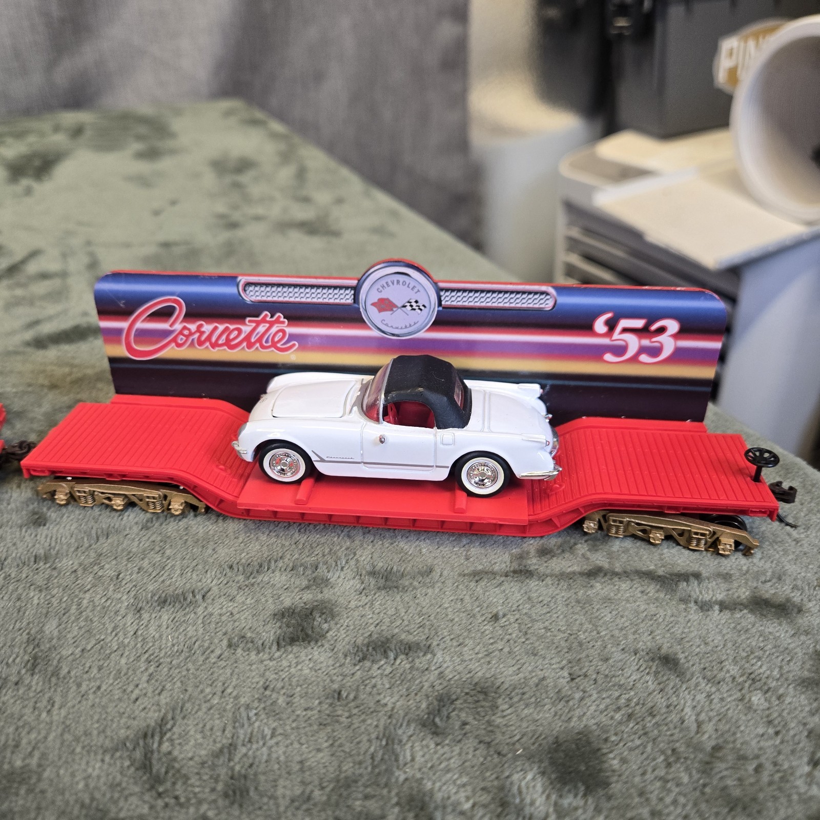 Hawthorne Bachman RARE HO Corvette 50th Anniversary Train Engine #1 & 2 + 2 Cars