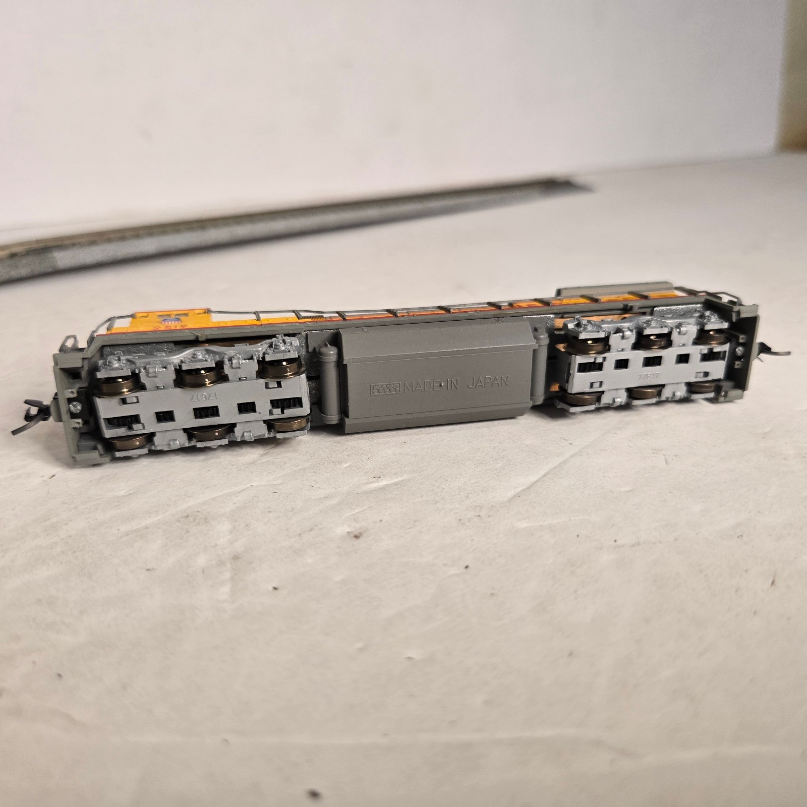 Kato 176-30C N Scale Union Pacific GE C30-7 Loco. Runs. Japan.