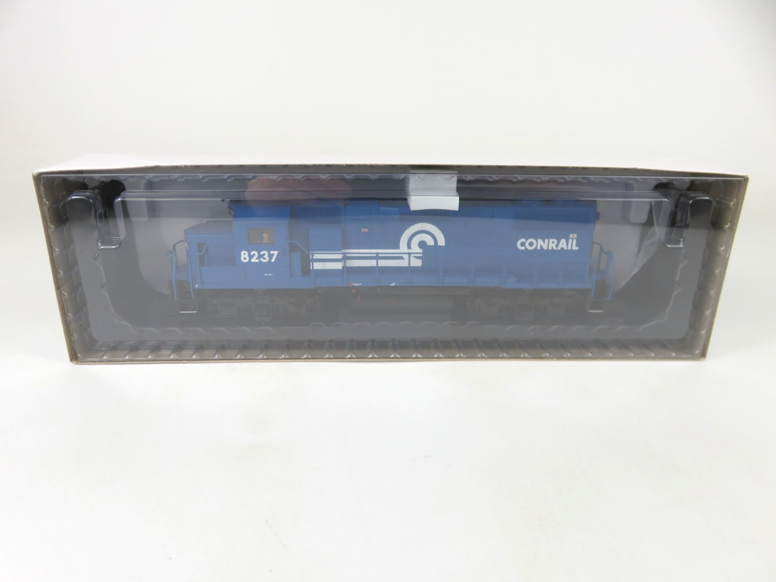 Atlas Silver 10 004 565 HO Scale Conrail EMD GP38-2 Diesel Locomotive Road #8237