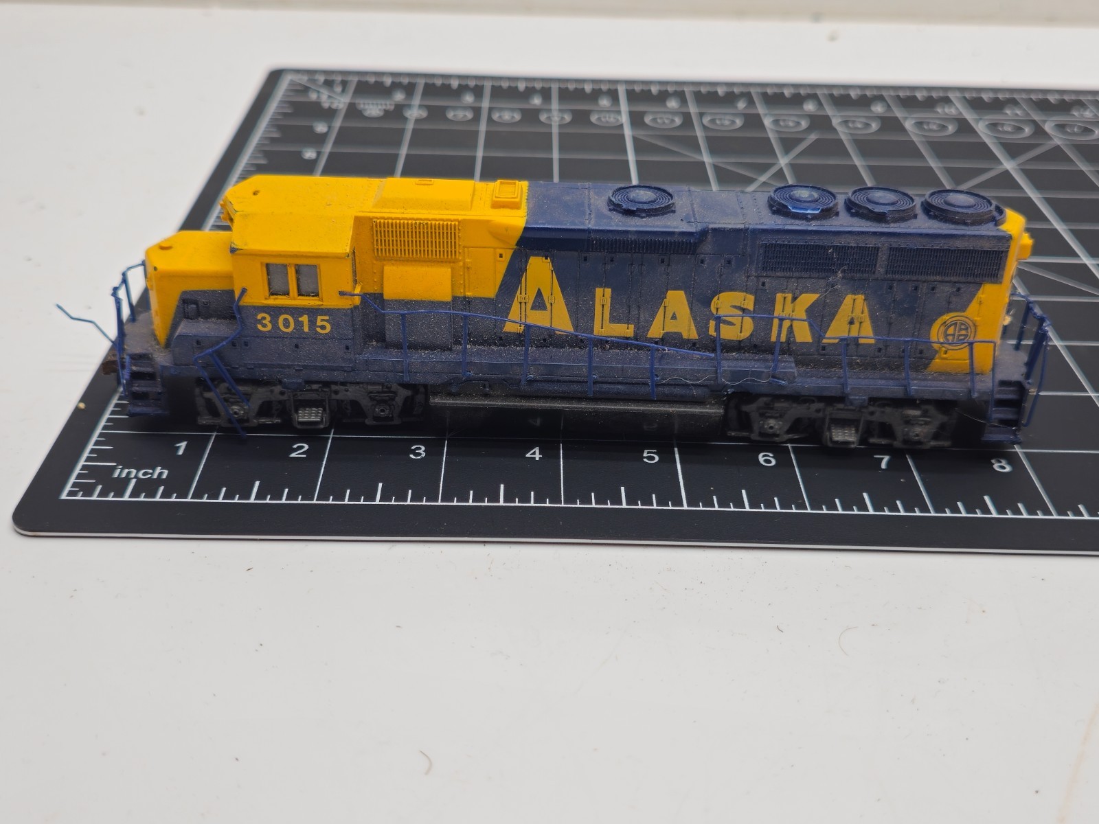 BACHMANN #63598 N Scale EMD GP-40 LOCOMOTIVE – ALASKA RAILROAD #3015