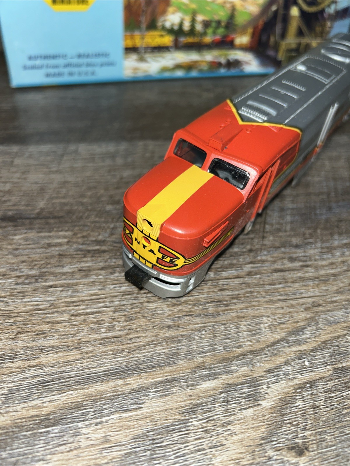 Athearn 3305 PA-1 Diesel Santa Fe – Dummy Train For Display Only