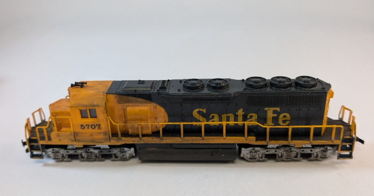 IHC HO Santa Fe SD40 #5707 M350 Diesel Locomotive Boxed Non Running