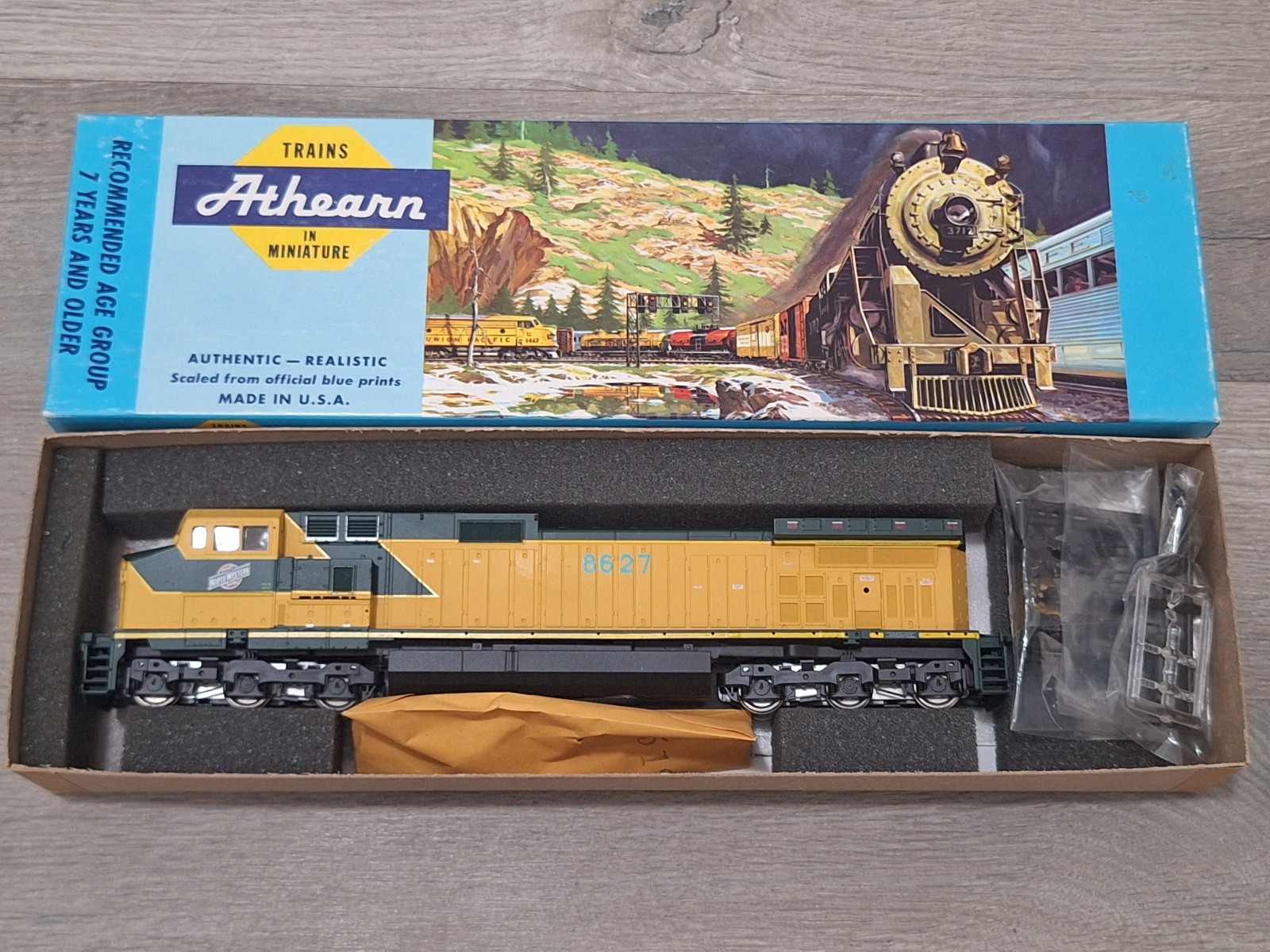 ⭐ NEW ATHEARN 4915 HO SCALE CHICAGO NORTH WESTERN C&NW GE C44-9W DIESEL #8627 ⭐