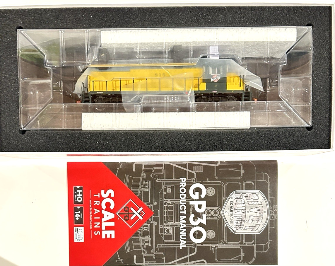 HO ScaleTrains Rivet Counter SXT33349 Chicago & Northwestern CNW EMD GP30 #815