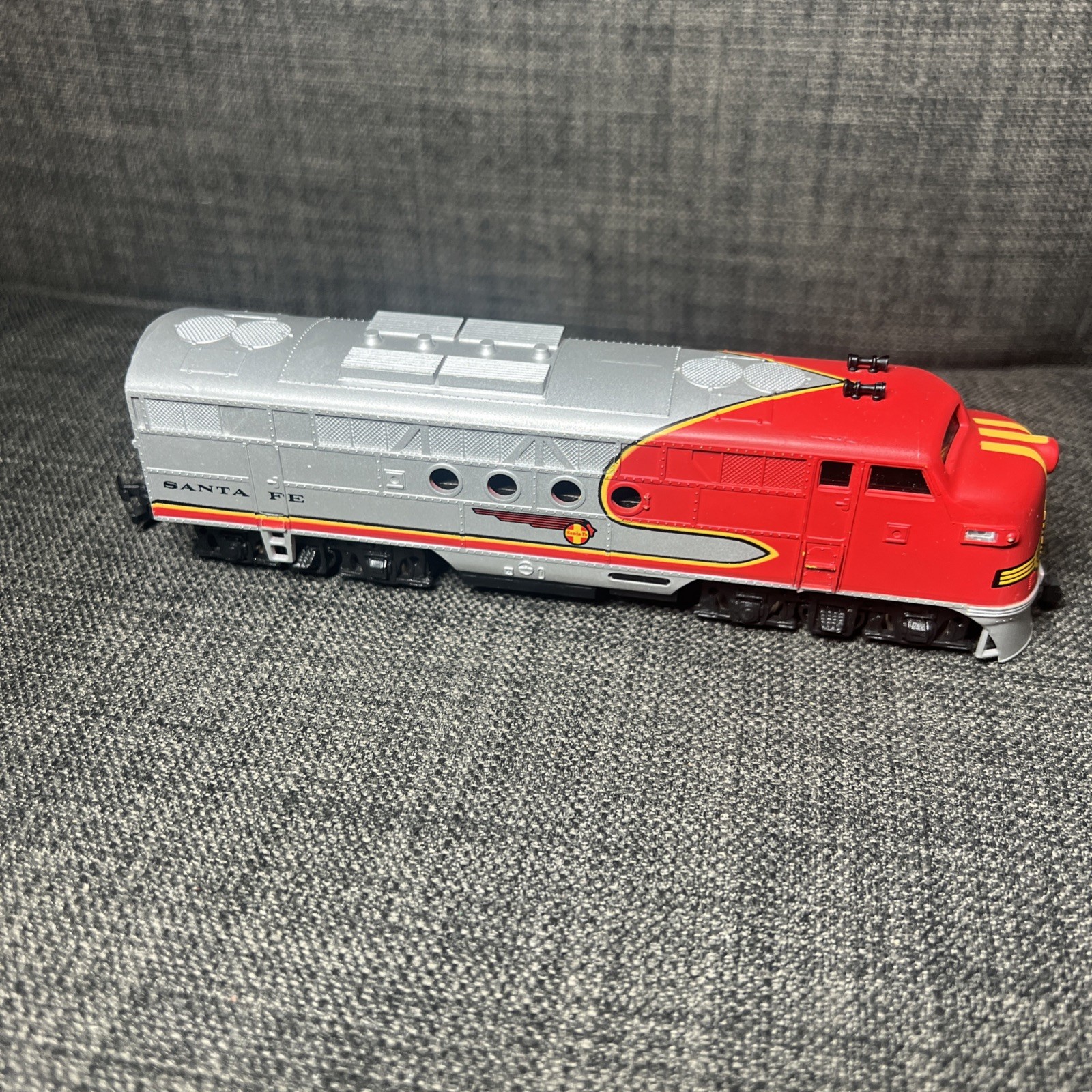 Bachman Santa Fe Deisel Locomotive HO Scale