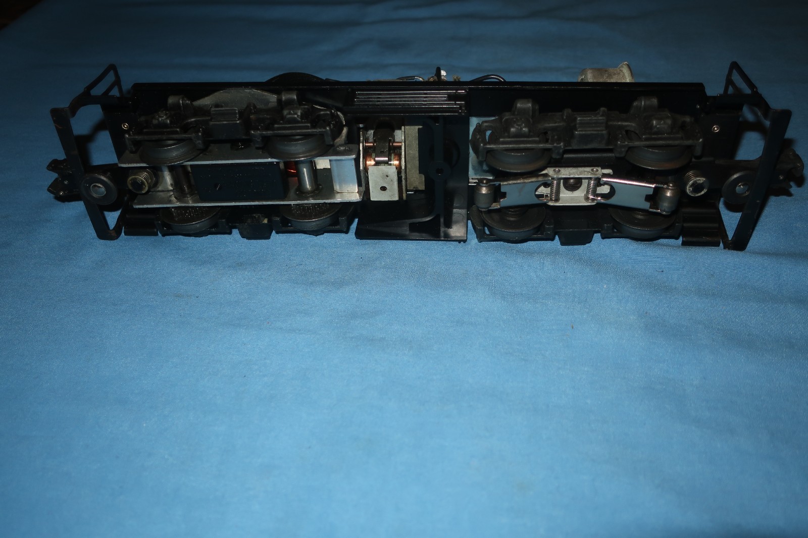 Lionel #600 Series NW2 Diesel Locomotive Motor/Chassis. Runs well.