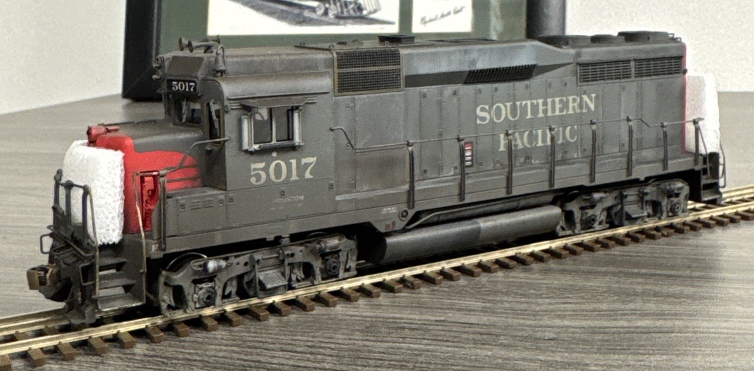 Challenger Imports, Ltd. HO Brass #2164.1 GP-30 Phase II Southern Pacific #5017