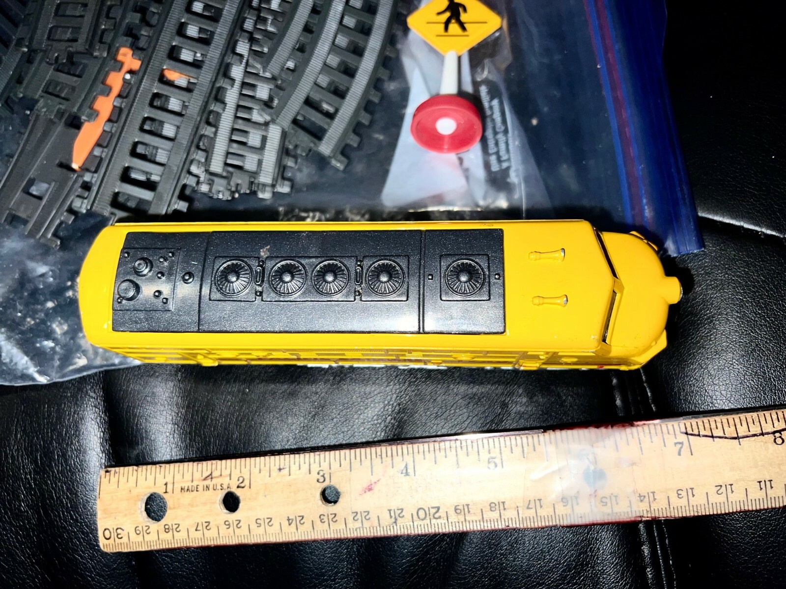 PACIFIC EXPRESS 1730 Pull Back TRAIN Locomotive Engine Toysmith & TRAXS & SIGNS