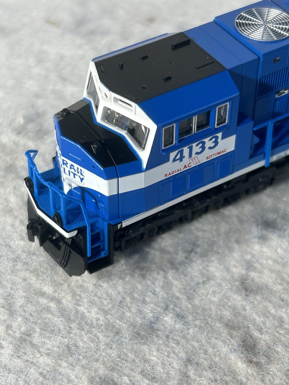 Beautiful KATO Conrail RR SD-70MAC Diesel Engine N GAUGE