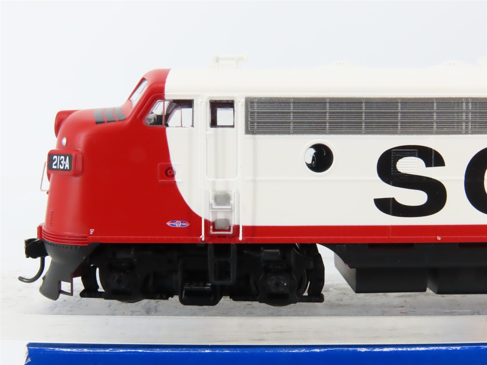 HO Walthers Mainline 910-19981 SOO Line F7A Diesel Loco #213-A w/ DCC & Sound