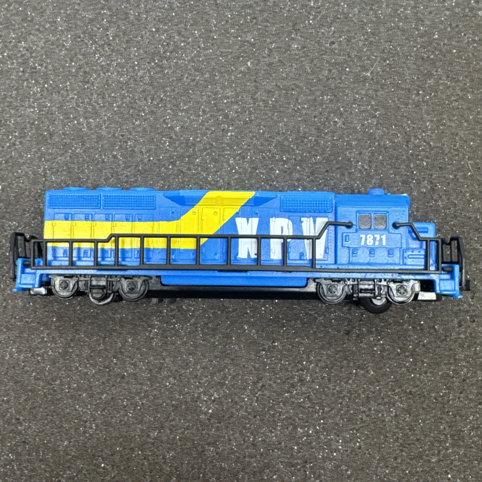 Jakks Pacific 2018 Toy Train XPV 7871 Blue Engine